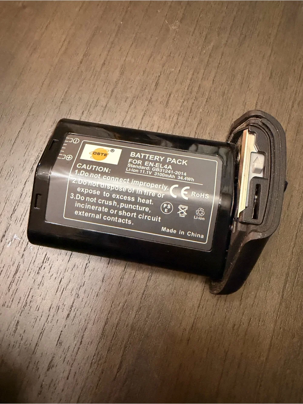 Nikon D3 Black DSLR Camera Body with battery and charger